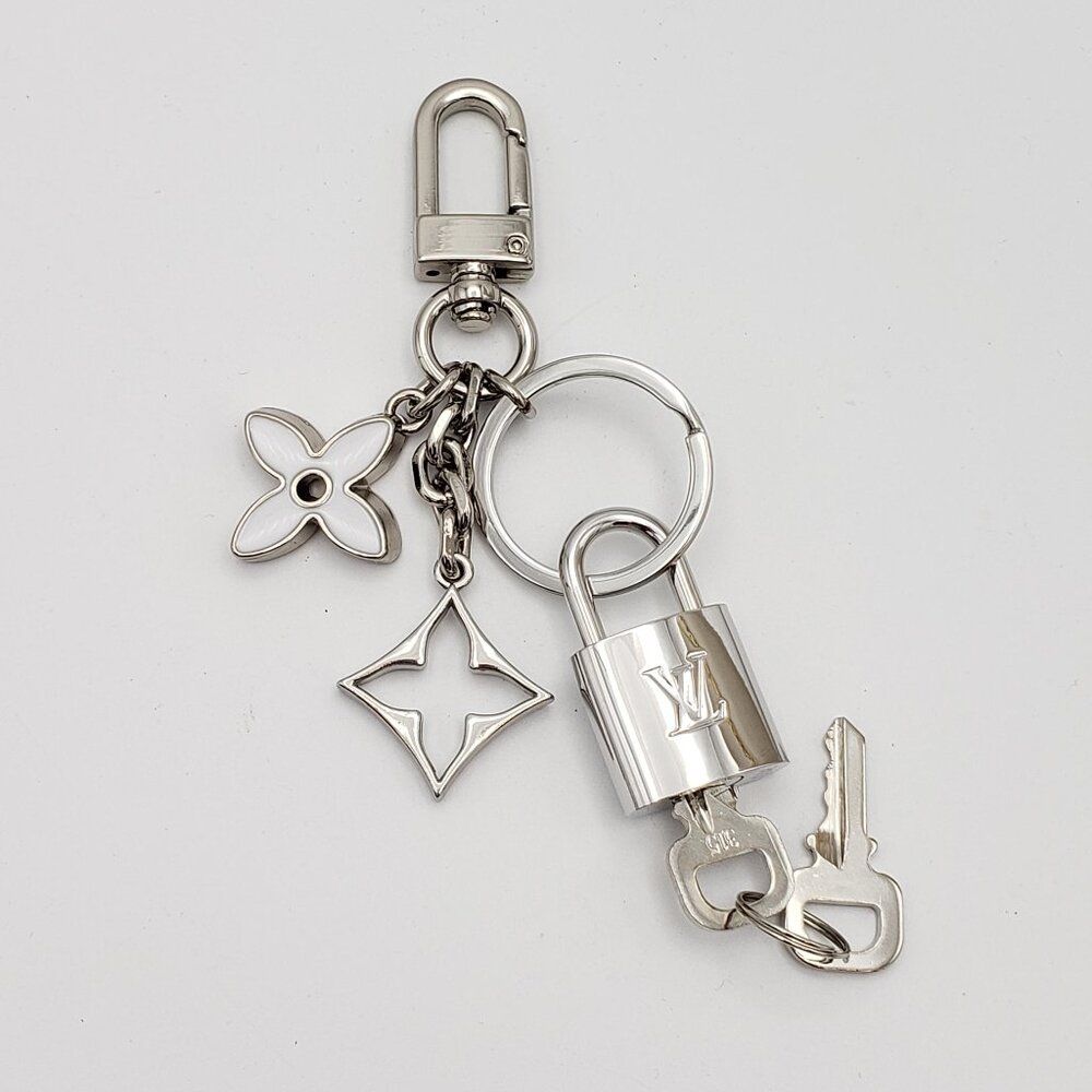Authentic Louis Vuitton Silver Padlock & Key with Unbranded Metal Bag Keychain - Picture 8 of 9